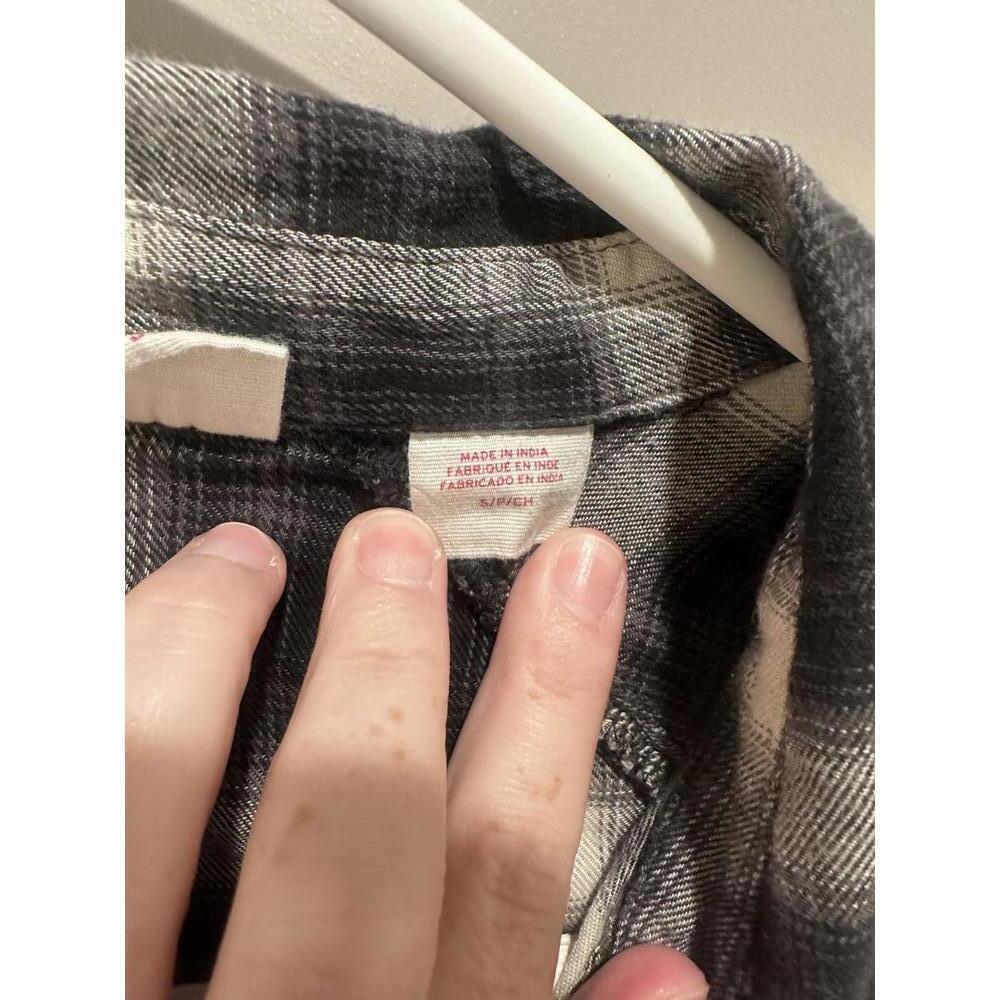 Levi's Black and White Plaid Button-Up Shirt - Picture 4 of 8